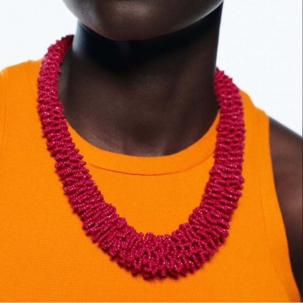 Zara fuchsia Beaded Necklace